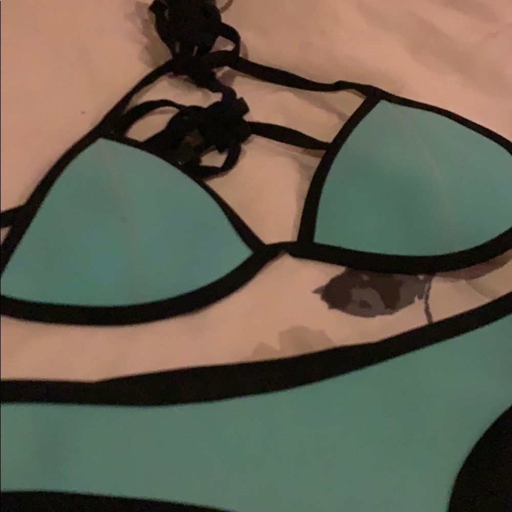 Triangl Bikini - Picture 2 of 6